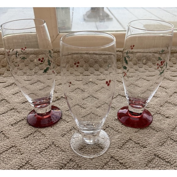 PFALTZGRAFF CHRISTMAS Winterberry High Ball‎ Red Base On 2 Non Red Base On 1 - Picture 2 of 10